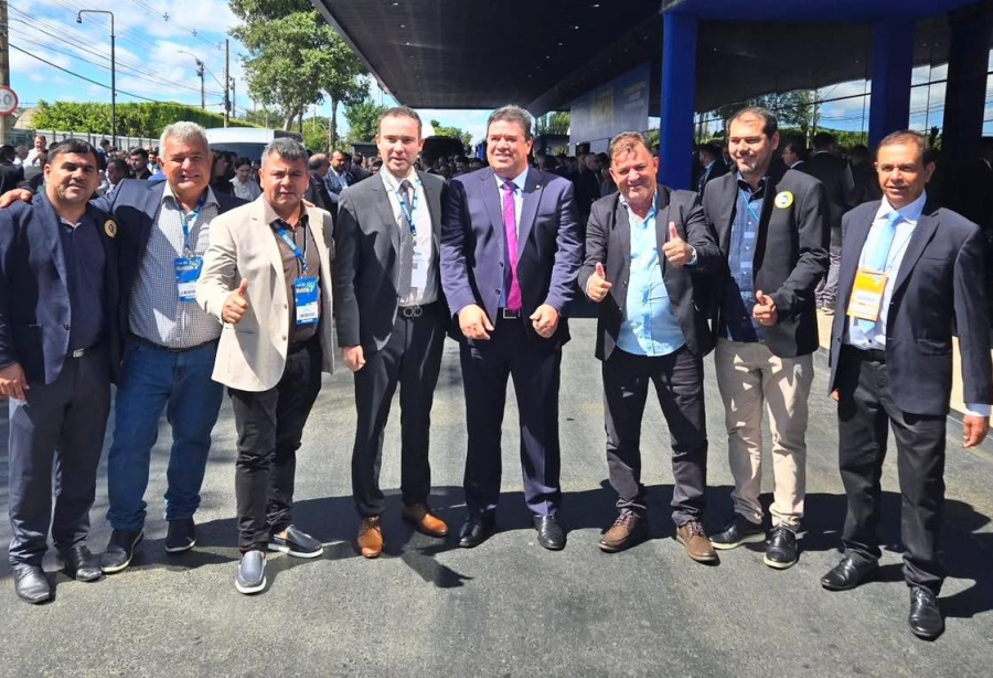 Deputado Marquinho Viana acompanha prefeitos de cidades baianas na Marcha a Brasília em Defesa dos Municípios.