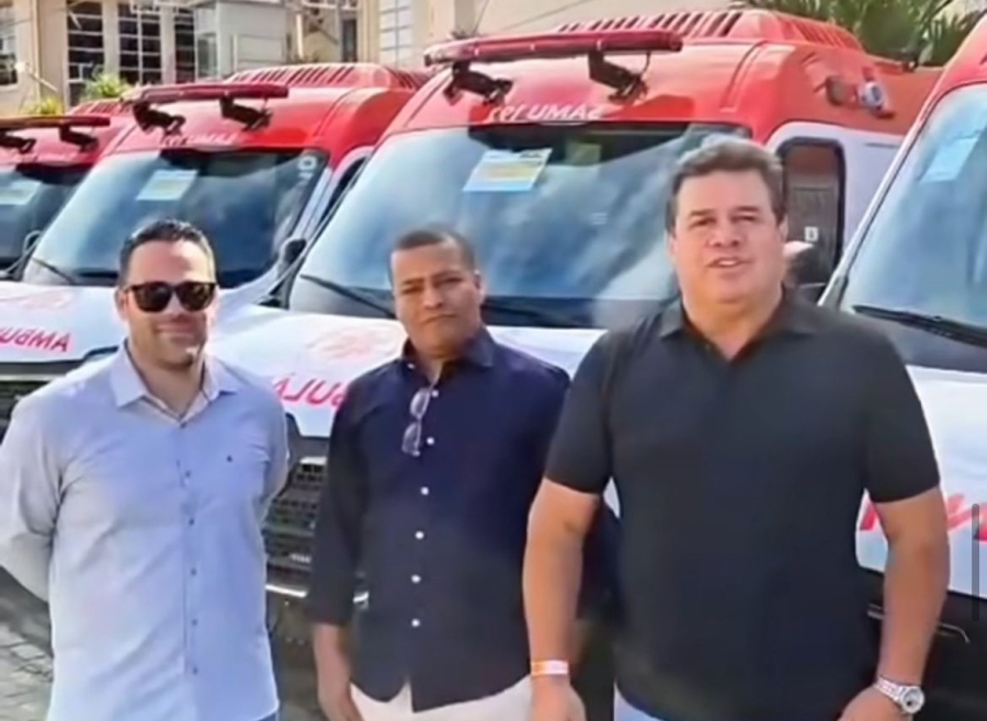 Marquinho Viana entrega ambulância do SAMU a Jussiape, fruto de sua emenda parlamentar.